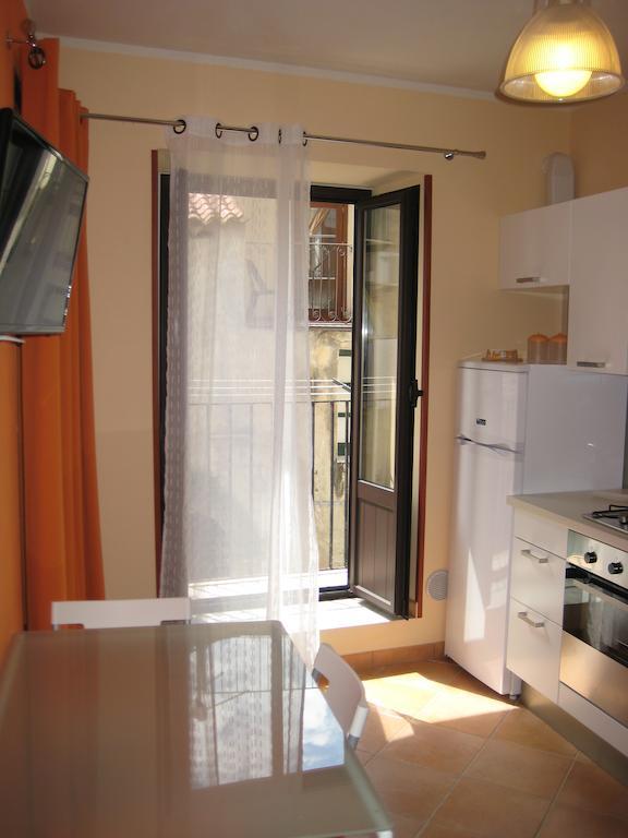 Gaia Holidays Apartments Cefalù Szoba fotó