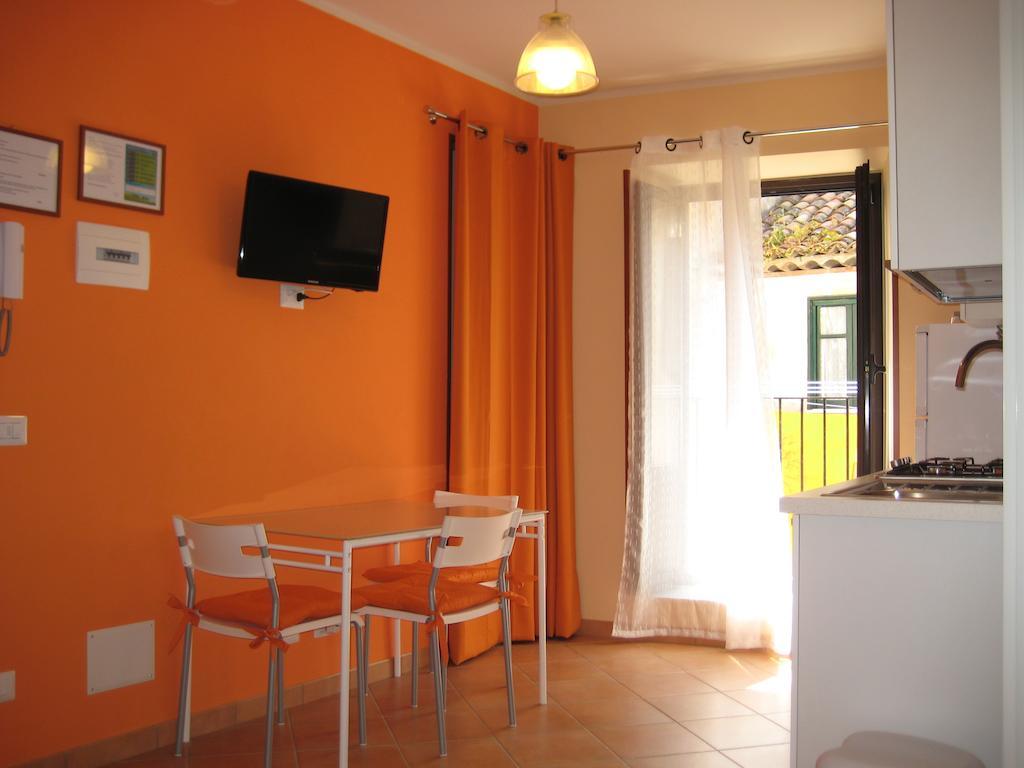 Gaia Holidays Apartments Cefalù Szoba fotó