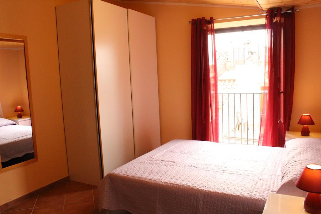 Gaia Holidays Apartments Cefalù Szoba fotó